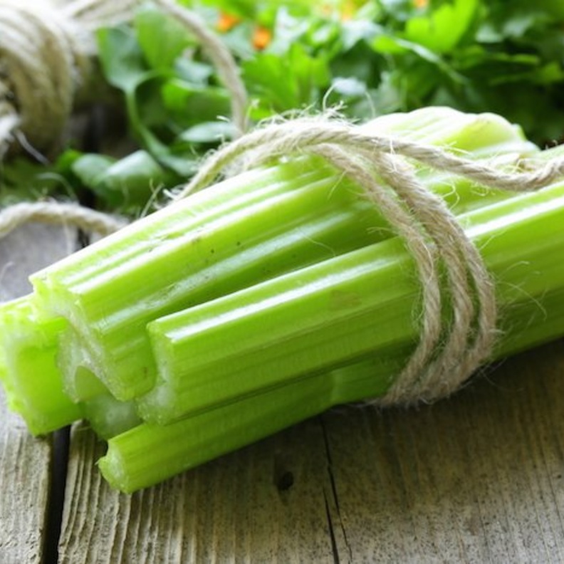 الكرفس فعال في علاج سرطان الثدي.