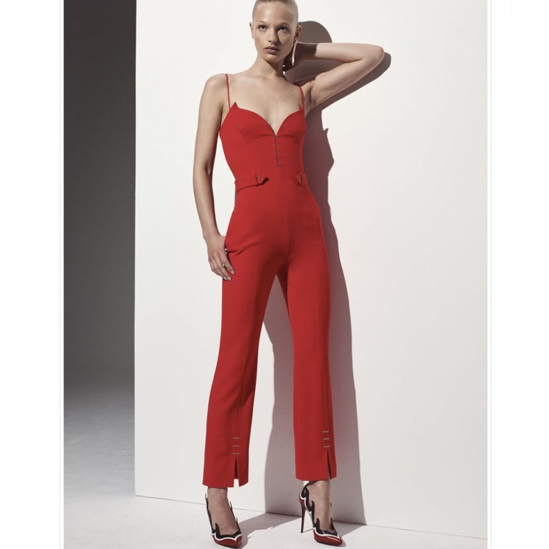 Mugler جمبسوت ذو تصميم جذاب من