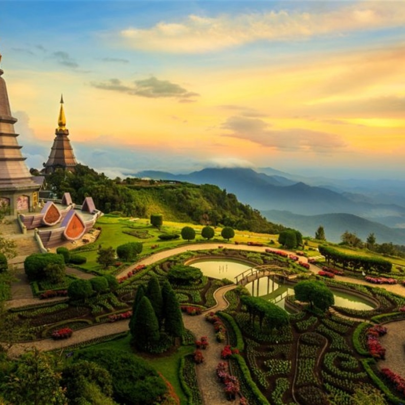 سوق بوابة شيانغ ماي