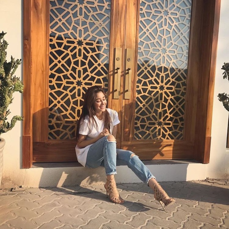 الجينز من الملابس المفضلة لدى اسيل