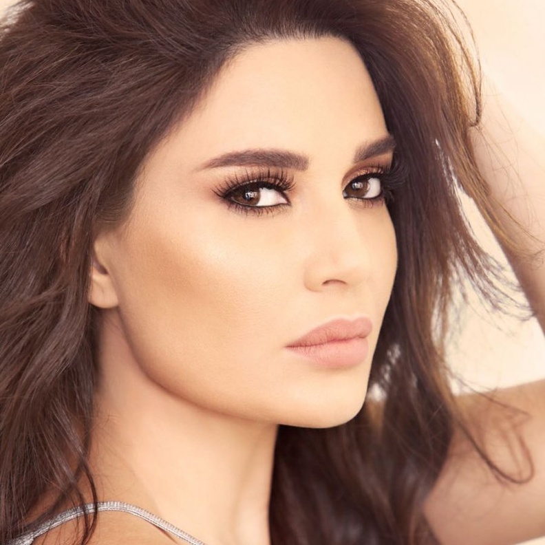 خففي من بروز فكيكي بهذه التسريحة