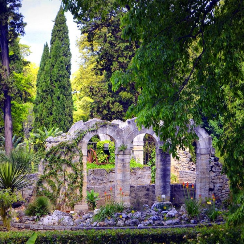 قلعة مدينة نانت الفرنسية