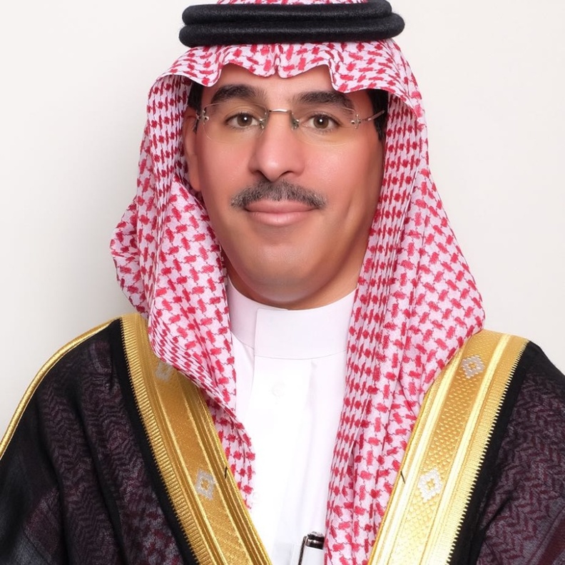 وزير الثقافة والإعلام عواد صالح العواد 