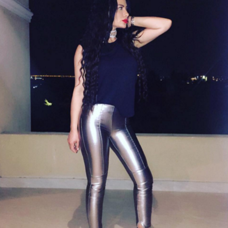 فستان مزين بالكشكش اختارته صبا مبارك لحفل ختام مهرجان الجونة