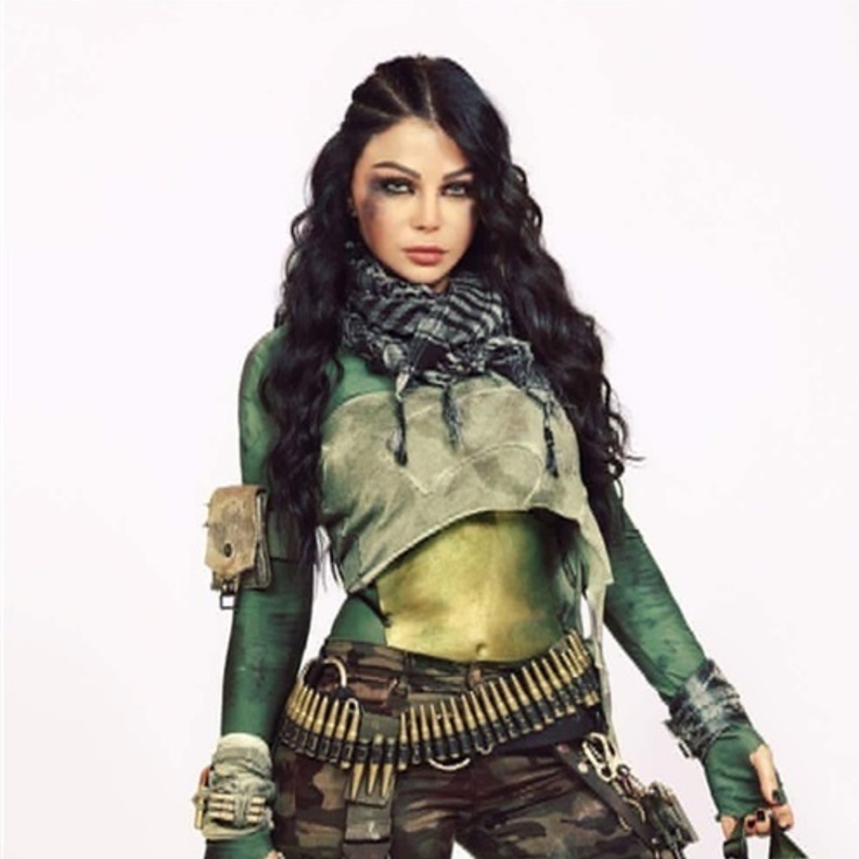 هيفاء في لعبة صقور العرب