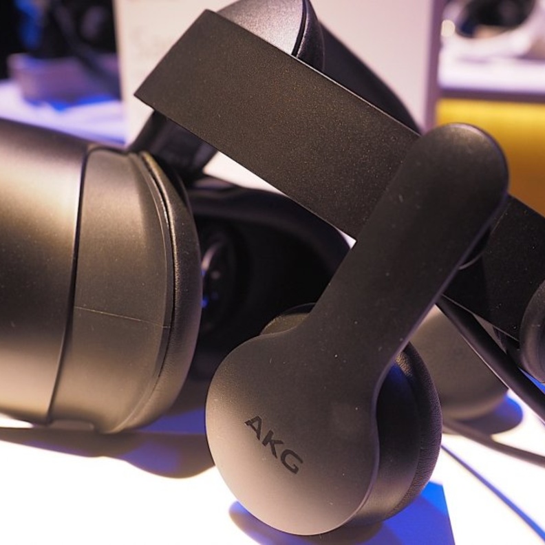 سامسونج تطلق نظارة الواقع الافتراضي Odyssey