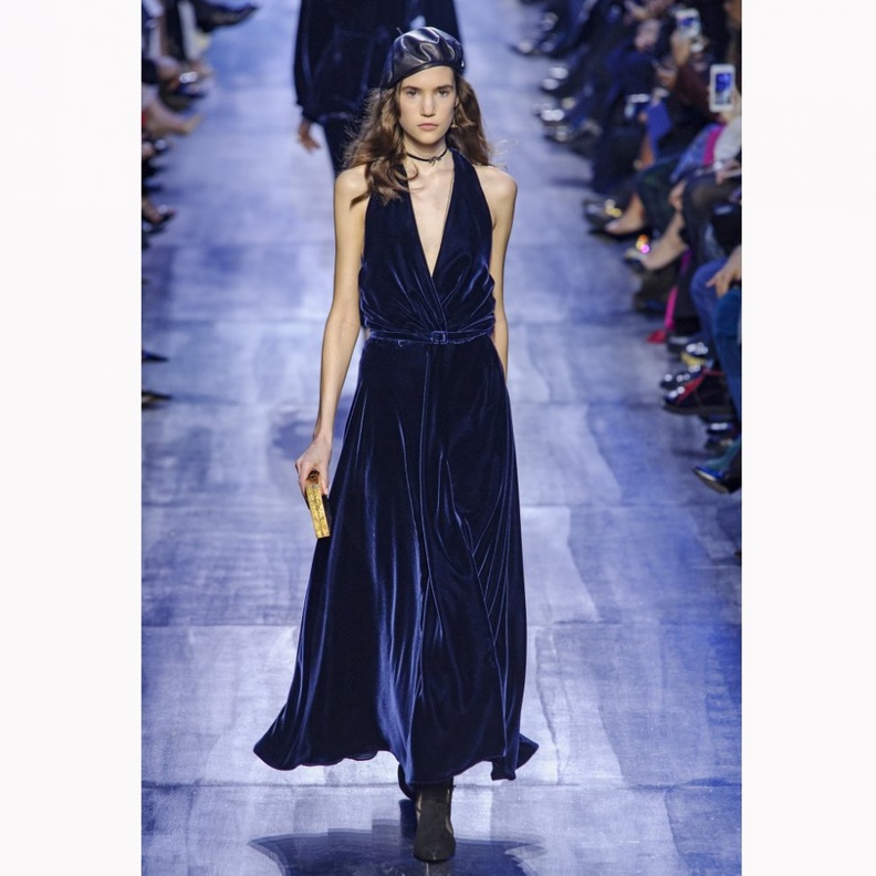 فساتين ناعمه للسهرات مع قصة الاوف شولدر من Cushnie et Ochs