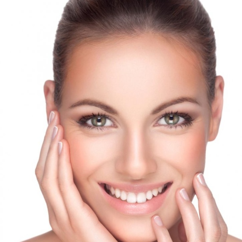 جربي مقشر اللوز ولاحظي الفرق