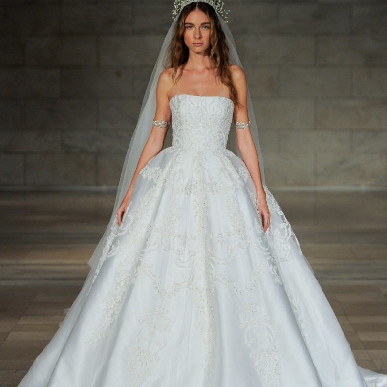 فساتين زفاف من نعيم خان