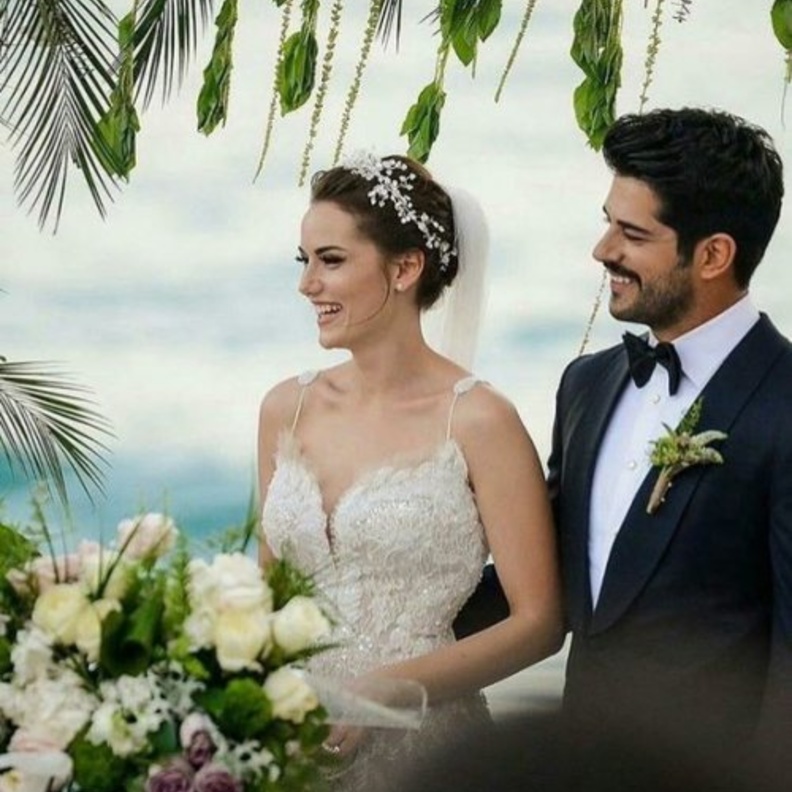 بوراك اوزجفي وفهرية افجان