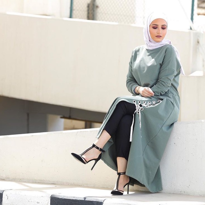 الأحمر اختيار المدونات الخليجيات 