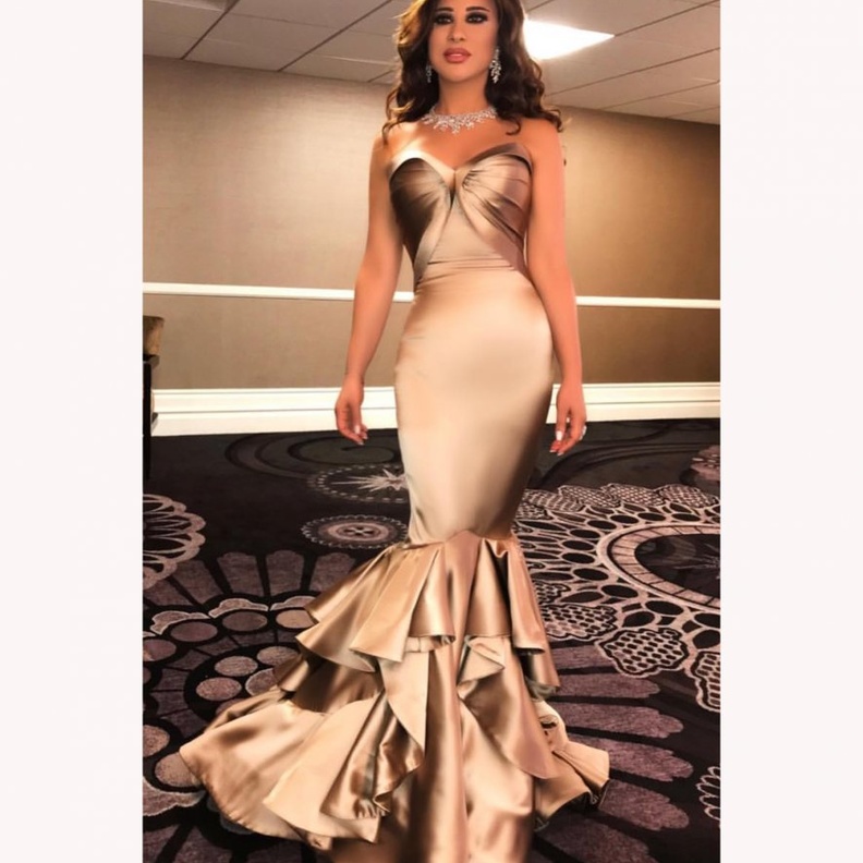 نجوى كرم تختار فستان سهرة باللون الاسود