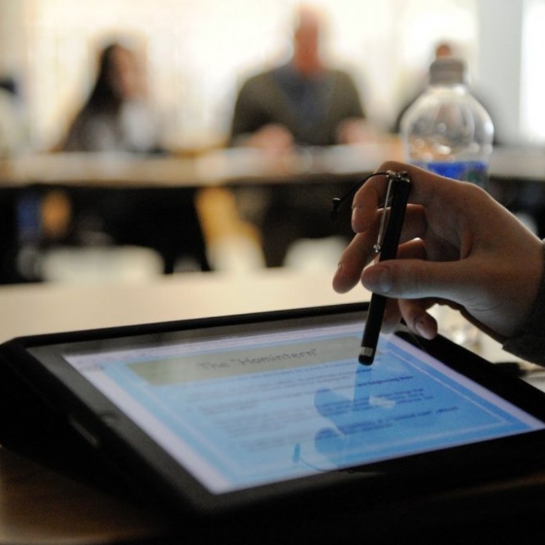 التحول الرقمي سيساهم في الإرتقاء بمستوى التحصيل لدى الطلاب 