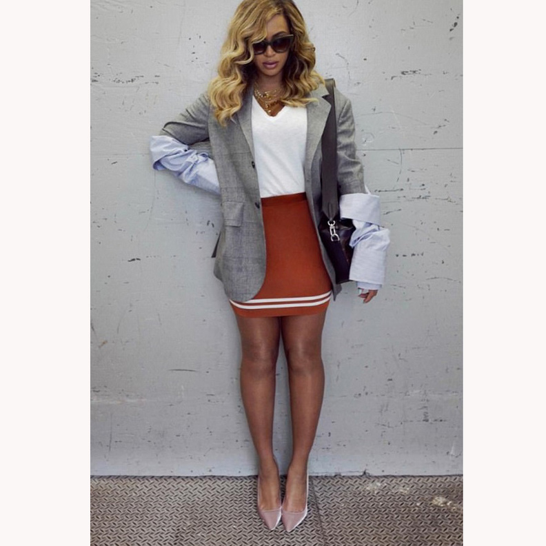 بيونسيه Beyonce بفستان سهرة طويل مع الشق الجانبي بتوقيع دار Walter Mendez