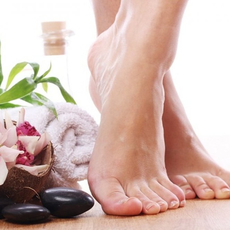 عالجي تشقق قدميك قبل الزفاف