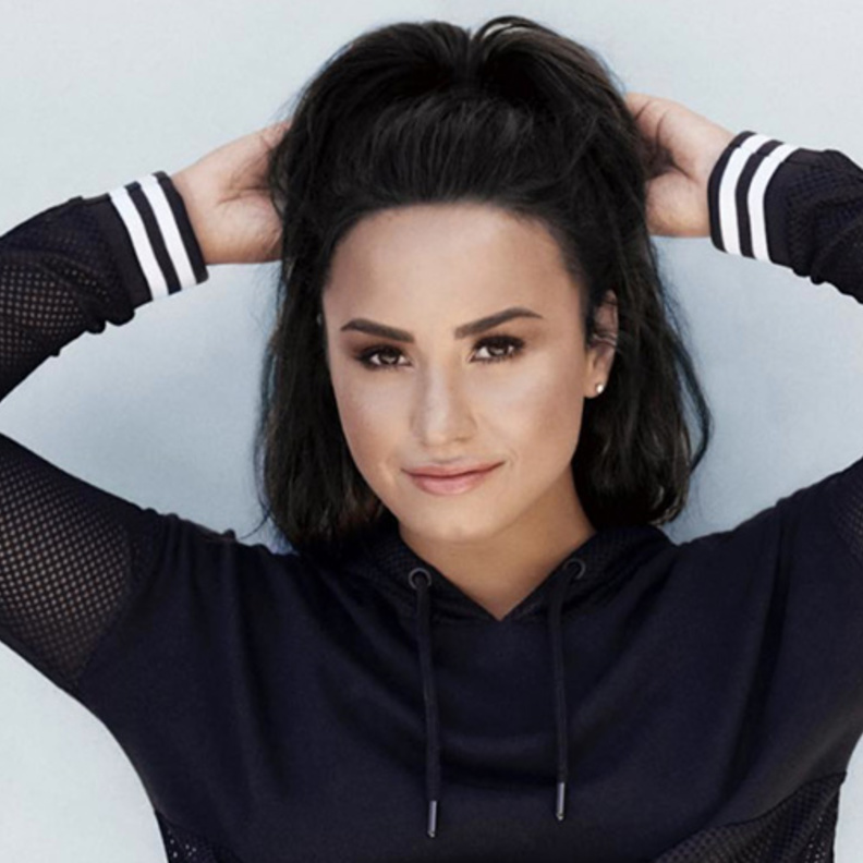 فريق حمل ديمي لوفاتو هددها بالرحيل