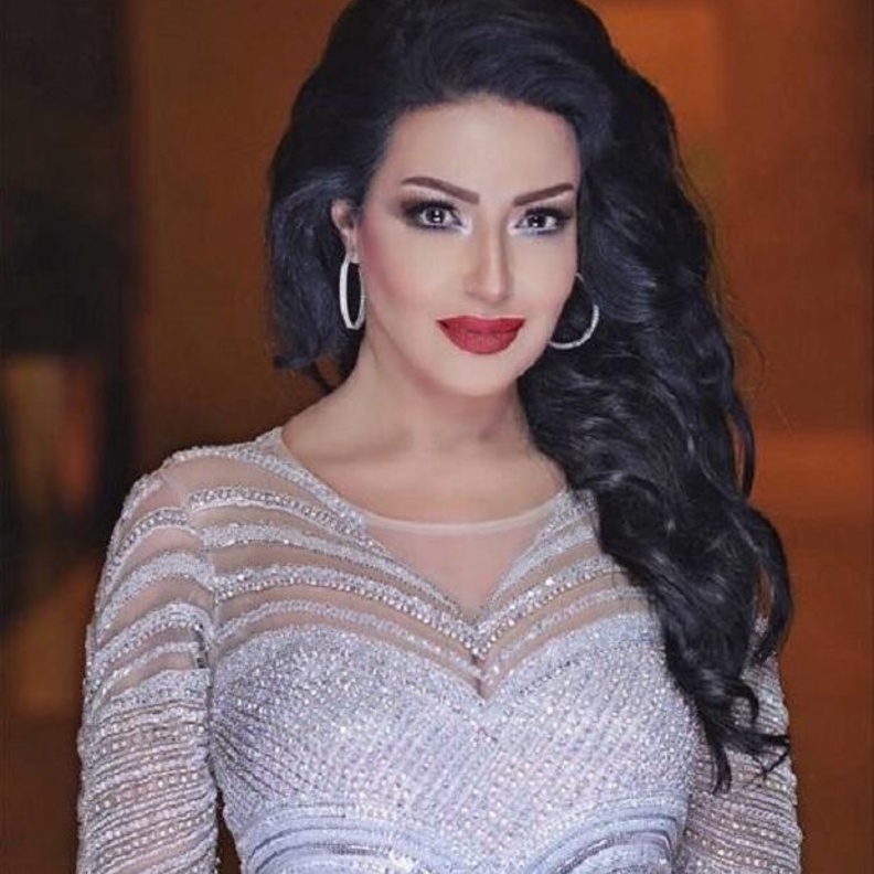 فستان زفاف سمية الخشاب