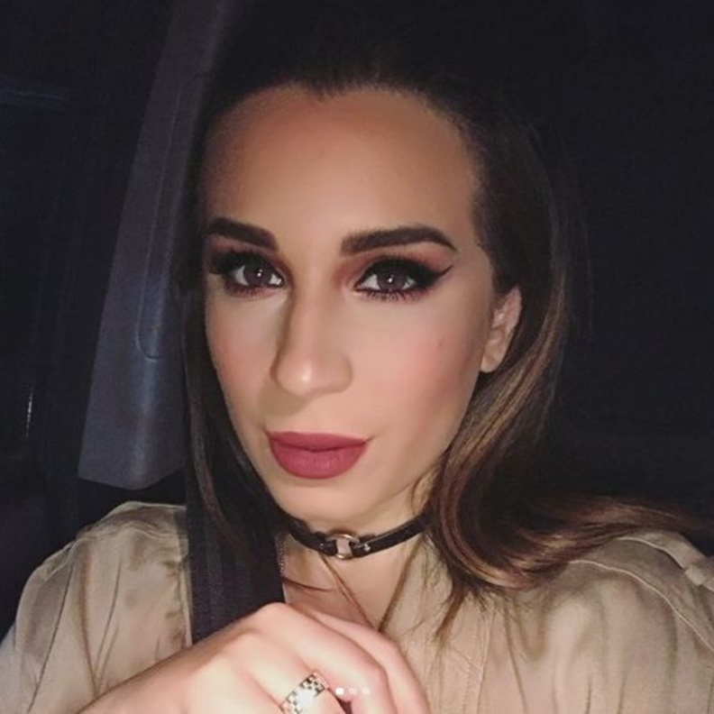 اسما شريف منير وانفها