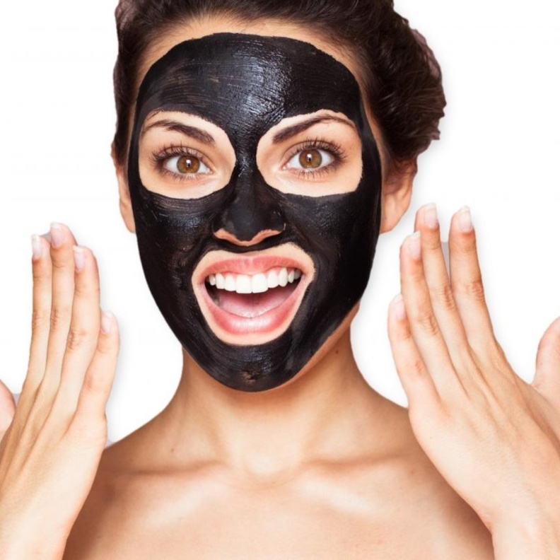 ماسك الفحم للبشرة الدهنية قبل الزفاف