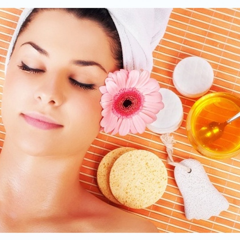 ماسك العسل يزيل الرؤوس السوداء وينظف بشرتك