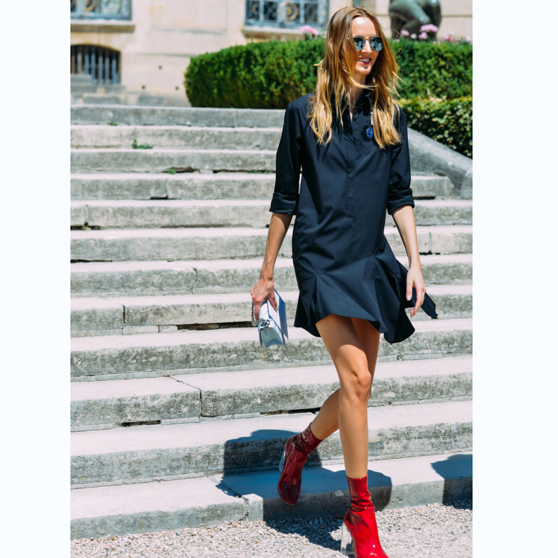 أسلوب مميّز ،أنيق بالألوان الشتوية الكلاسيكية مع حذاء بلون الأحمر العنابي