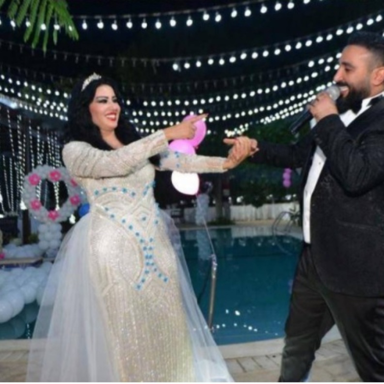 رقصة العروسين في حفل الزفاف