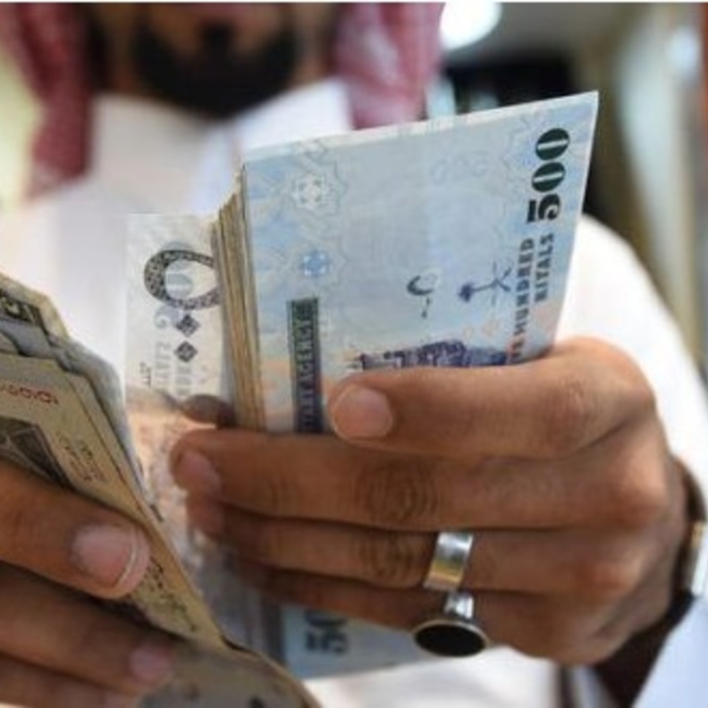 أمر وزير العمل والتنمية الاجتماعية علي الغفيص بصرف أكثر من 1.7 مليار ريال