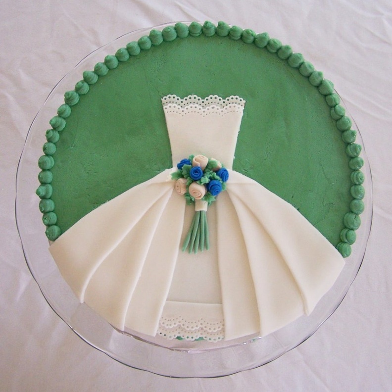 صور تورته زفاف على شكل فستان زفاف للعروس غير التقليدية و الجريئة