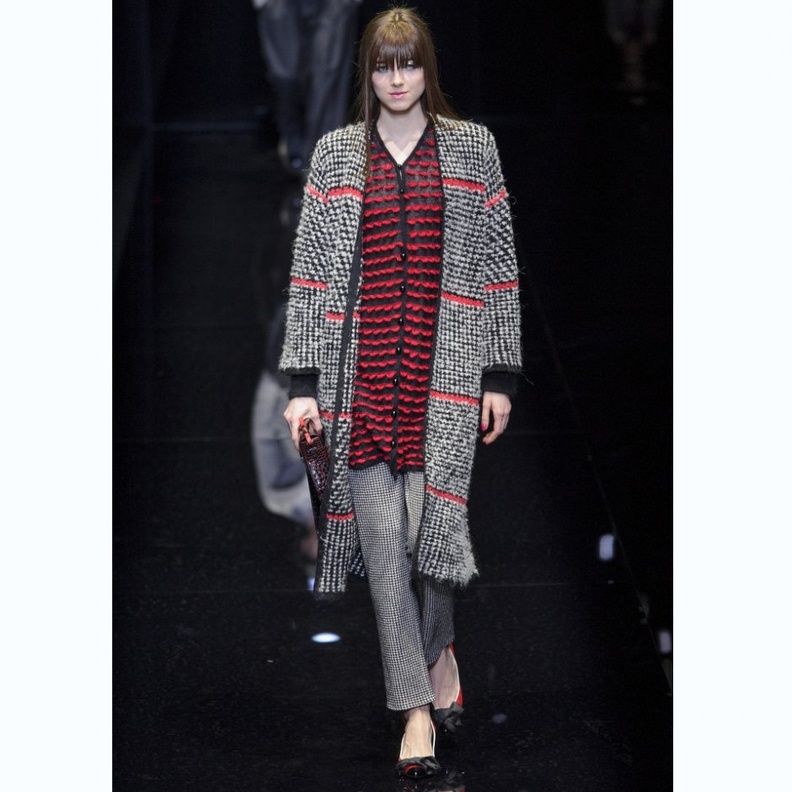 الوان شتوية وكارديغان طويل من امبوريو ارماني