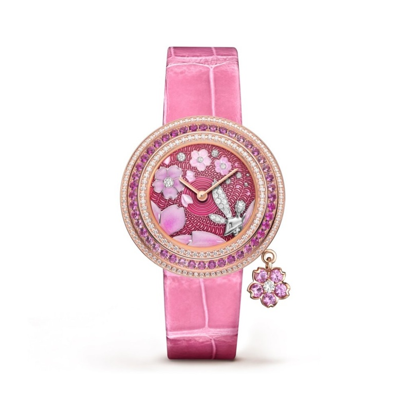 ساعة بولغاري من الذهب والماس والجلد.