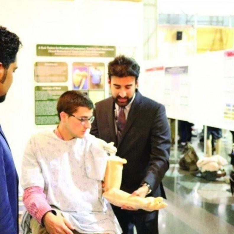 أطباء سعوديون يخترعون جهاز محاكاة طبي