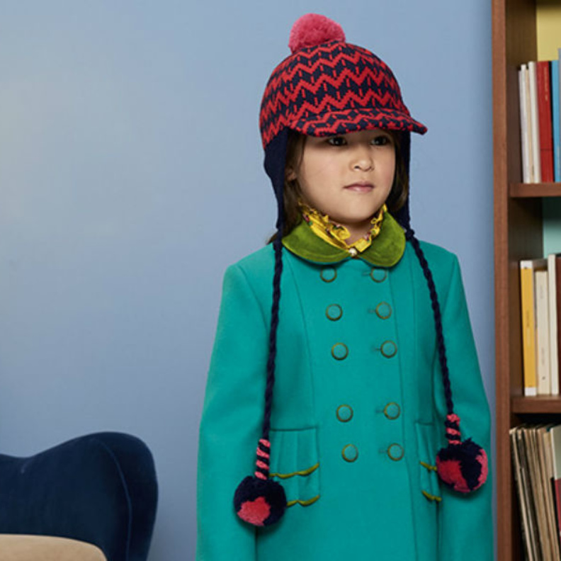 للبنات الصغيرات معاطف بتصاميم ظريفة