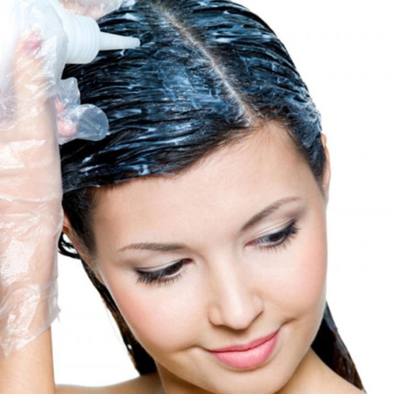 ارتدي القفازات عند استعمال صبغات الشعر