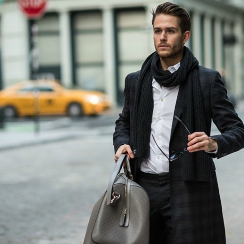 طريقة أنيقة وعمليّة لربط الوشاح الشتوي بأسلوب راقي