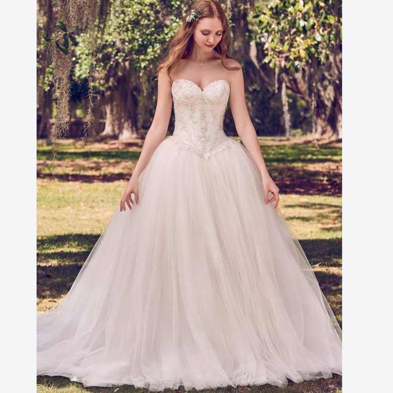 فستان عرس من ماغي سوتيرو