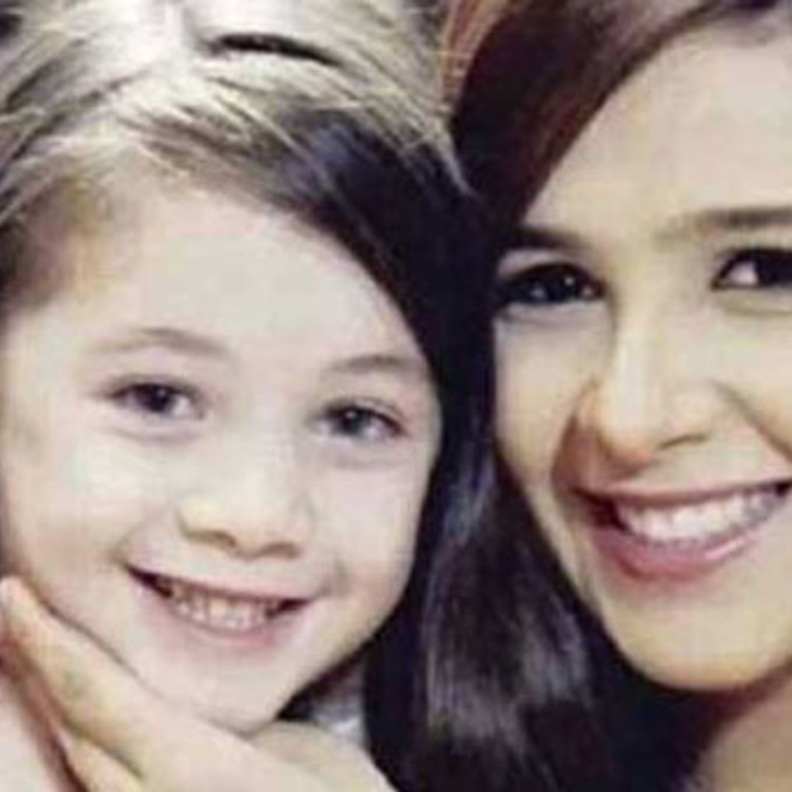 ياسمين عبد العزيز وابنتها