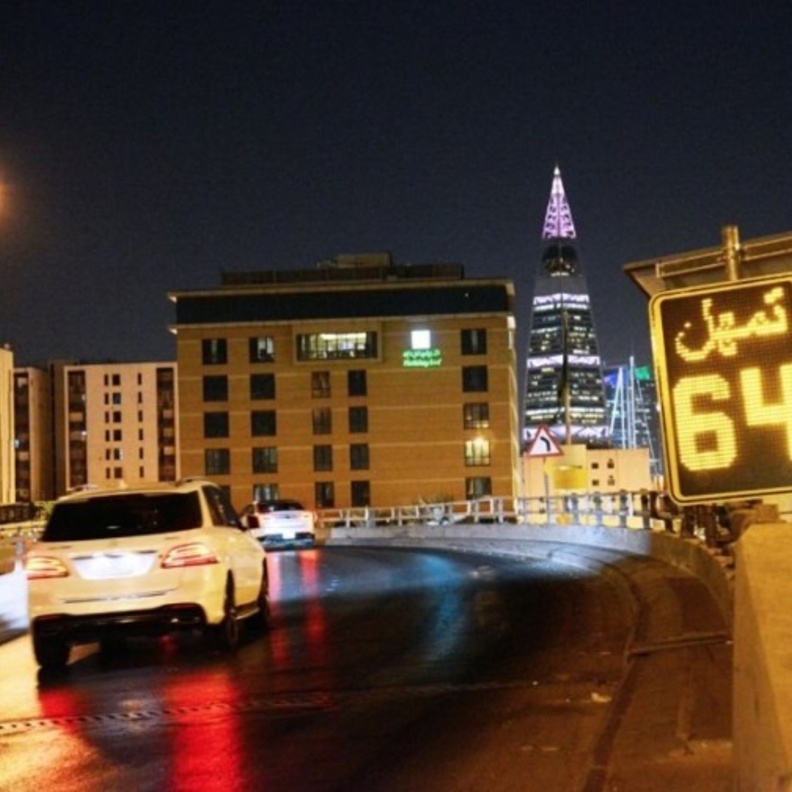 الشاشات الجديدة تساهم في الحد من الحوادث على الطرق