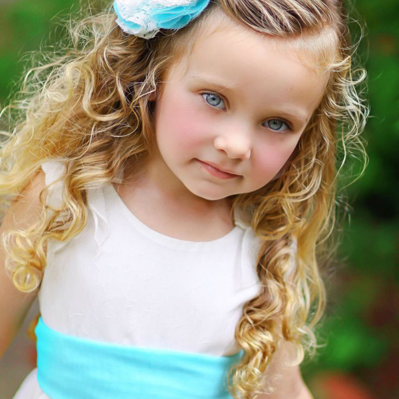 القبعات الملونة من اكسسوارات الشعر للبنات صغار