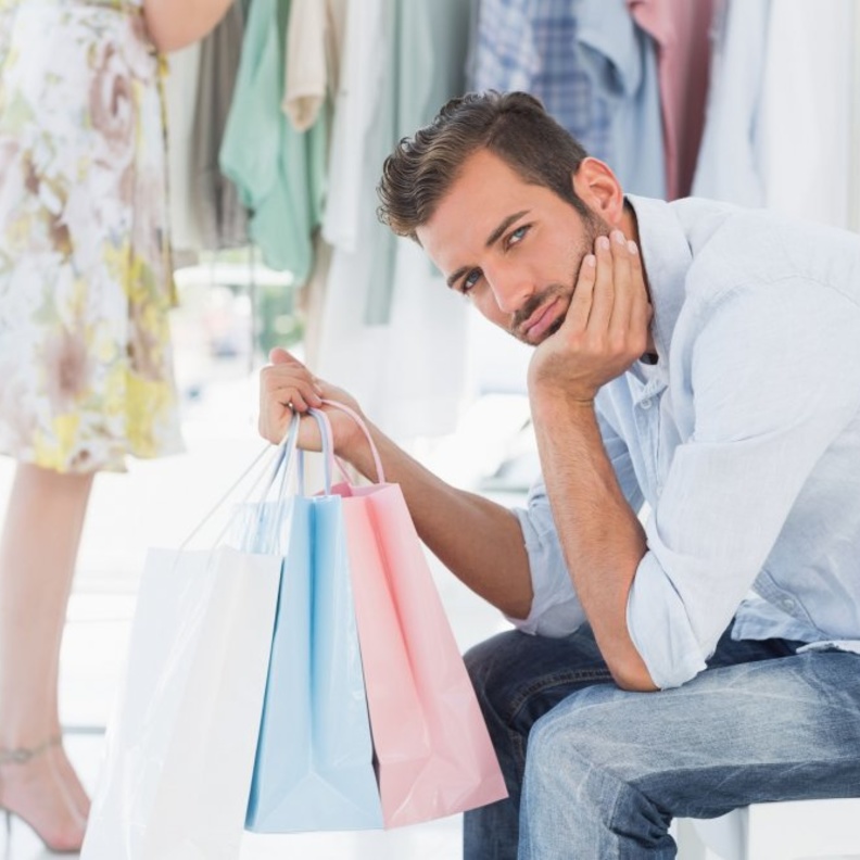 اذهبي الى التسوق مع عريسك وليس لوحدك