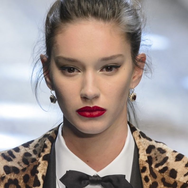 طريقة راقية وعصرية لتنسيق ربطة العنق مع دوتشي اند غابانا