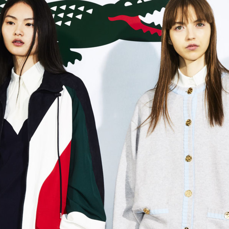 فستان طويل بتصميم كلاسيكي