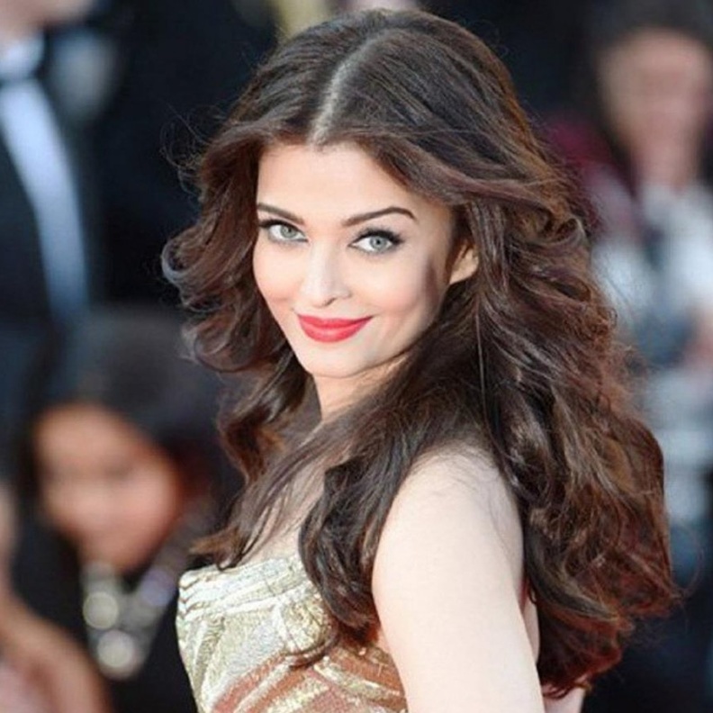 هل استخدمت آيشواريا راي زيوت التنحيف للحفاظ على رشاقتها