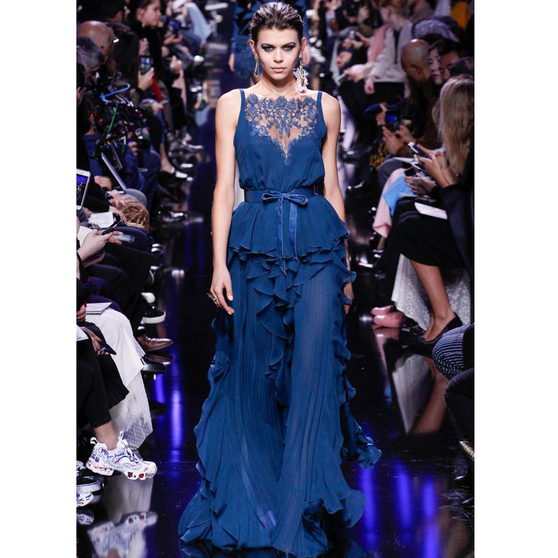 فساتين وصيفات العروس باللون الازرق