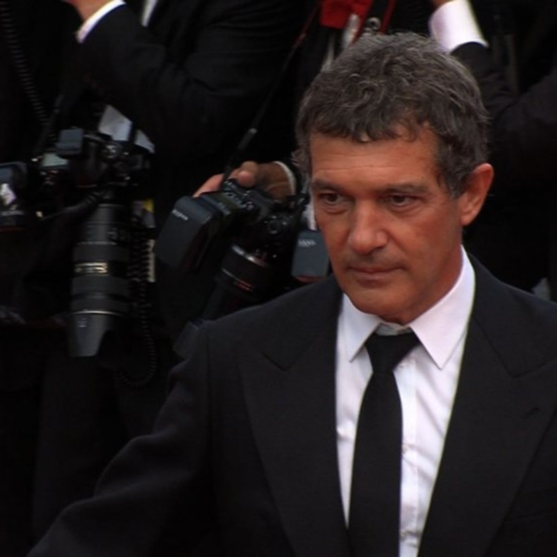 أنطونيو بانديراس يعلن وفاة والدته عن 84 عاما