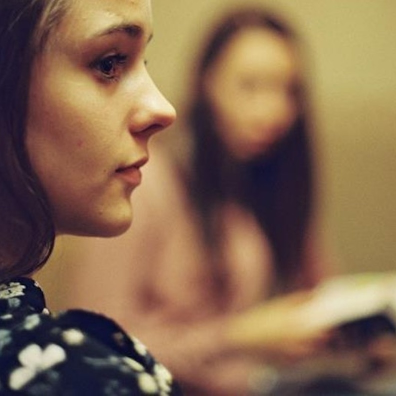 إعتذرت منها لكنها بقيت حاقدة.. هي بالتأكيد مولودة برج الثور او السرطان