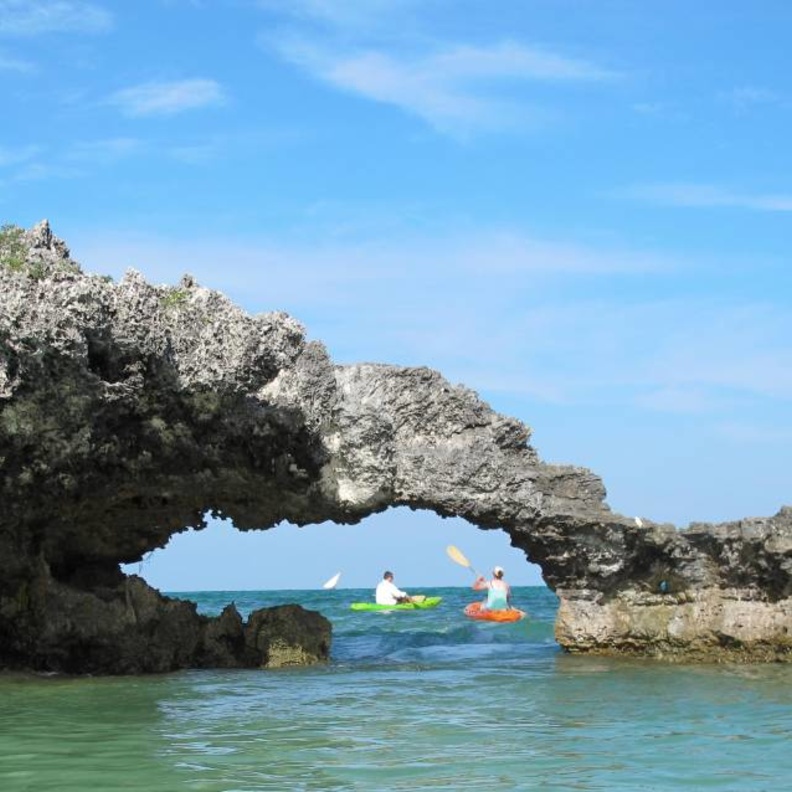 من شاطئ كندوا.