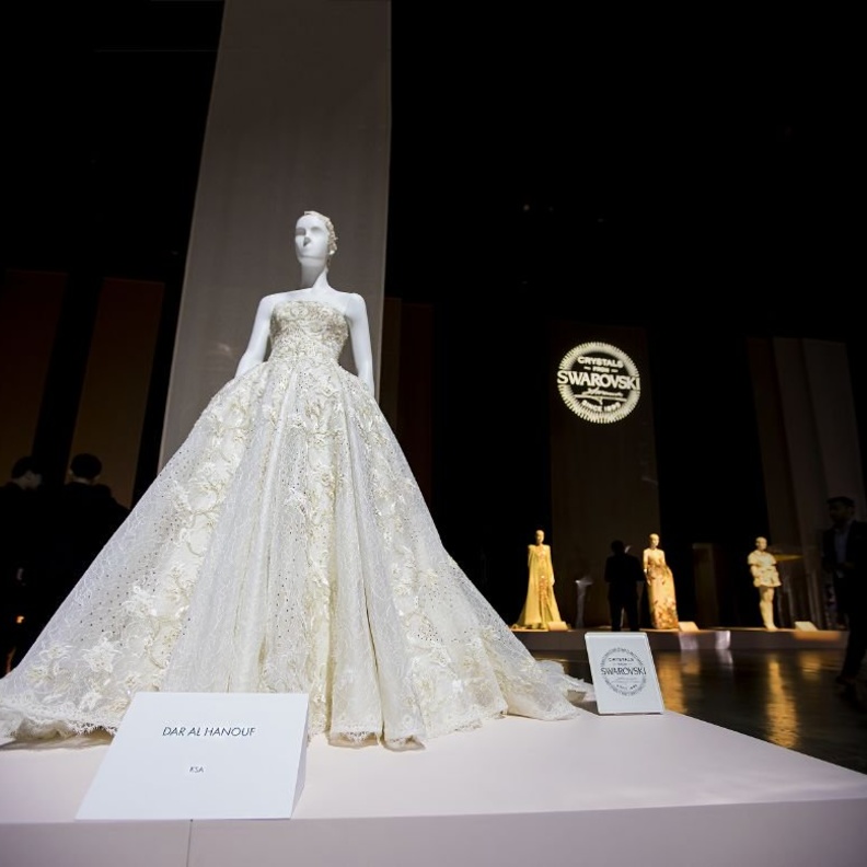 مشاركة دار الهنوف في معرض شواروفسكي العالمي في دبي