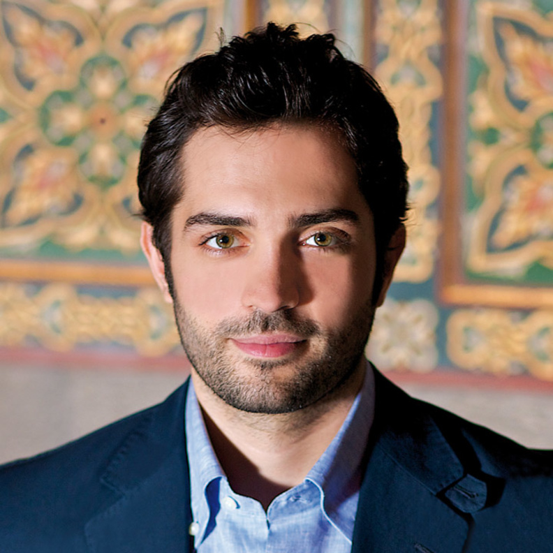 محمد باش يحتفل بعيد ميلاده