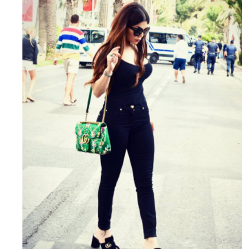 لا تتخلّى هيفاء وهبي عن الشورت