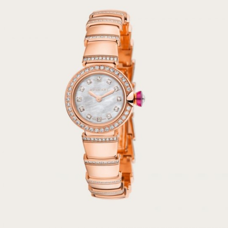 ساعة من بياجيه من الاوبال والماس والزمرد